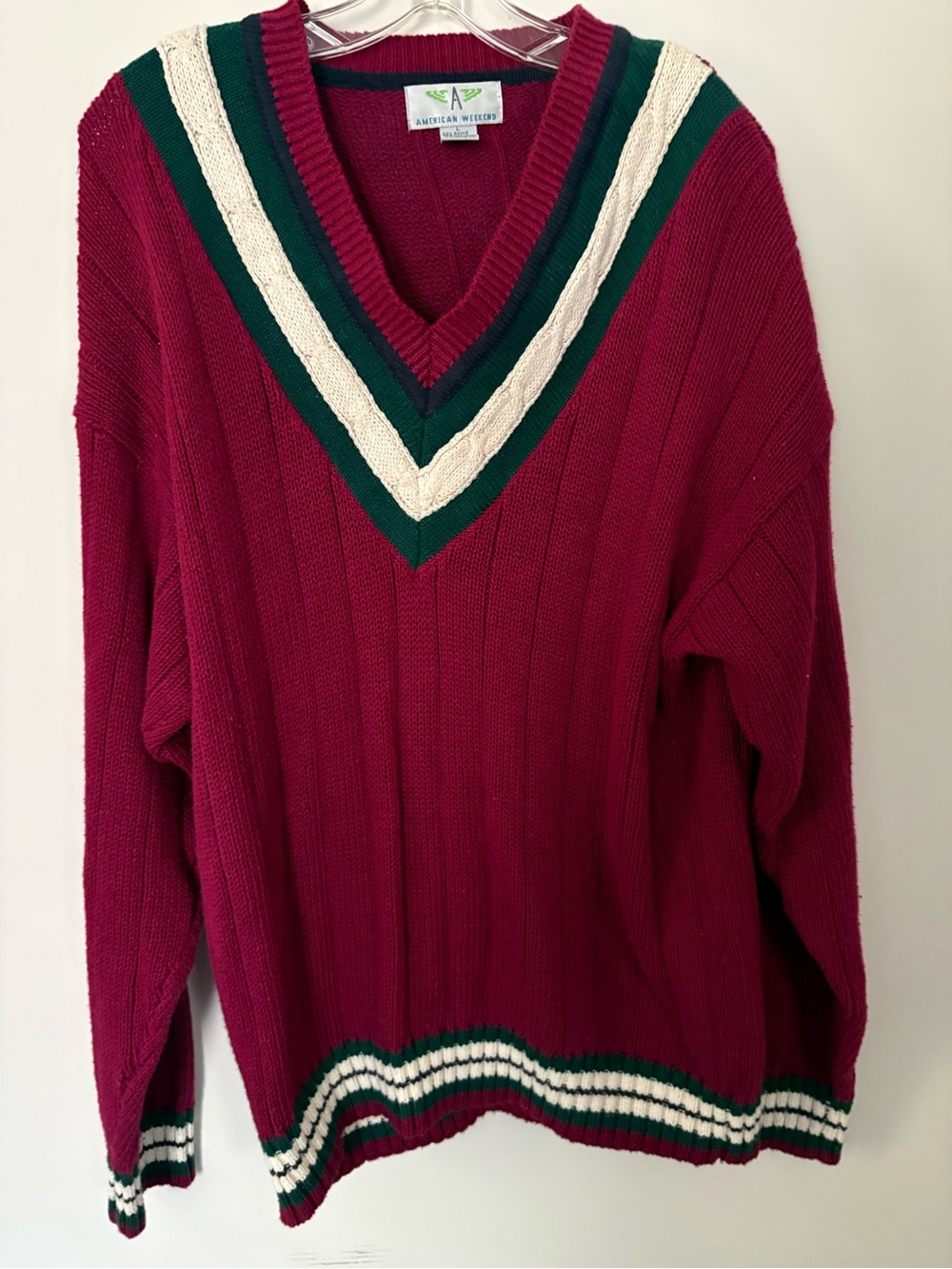 Vintage American Weekend Men L Burgundy Maroon V-Neck Cricket Tennis Sweater
